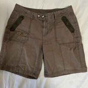 Brown zippered pocket shorts
